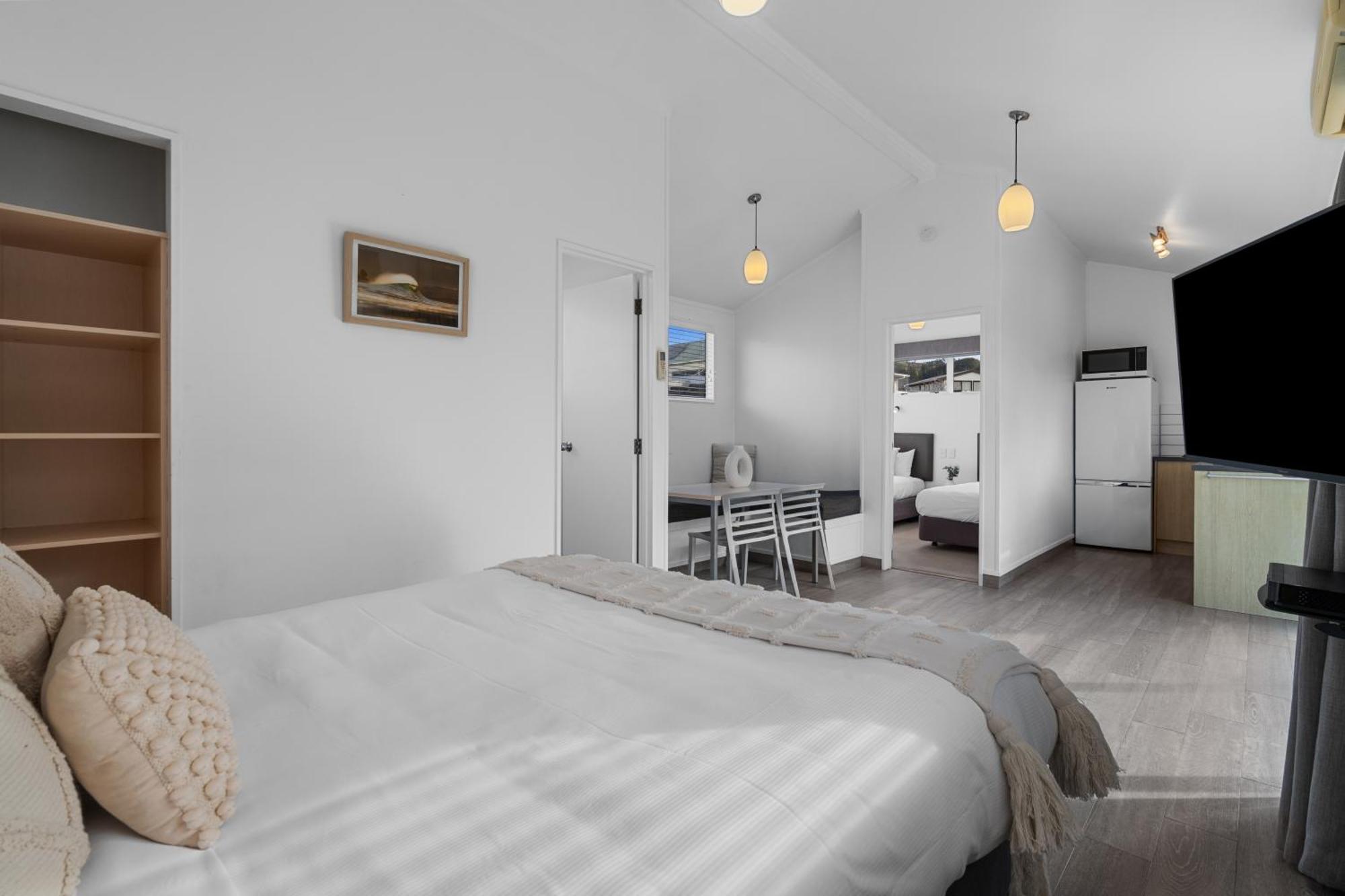 Tasman Holiday Parks - Waihi Beach Kültér fotó Interior of a typical apartment